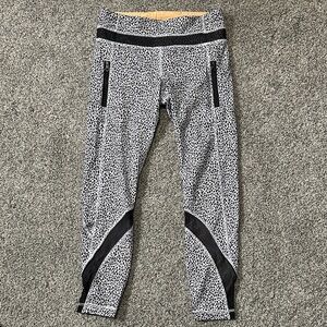 Victoria's Secret Black and White Patterned Leggings